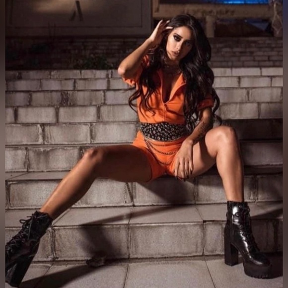 Inmate convict recluse costume - Picture 5 of 8